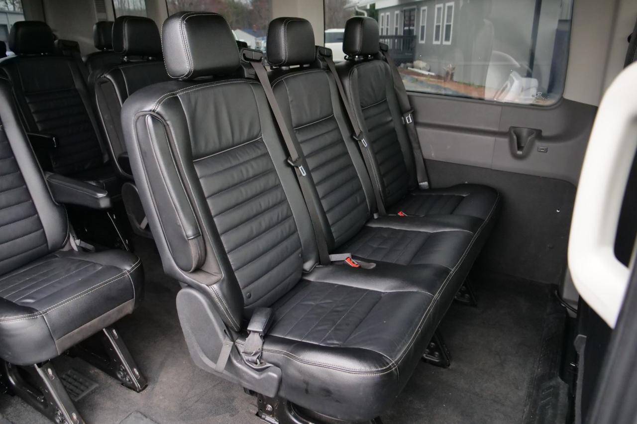 2023 Ford T-350 XLT / Passenger Van / 15 Seats / AWD! Lincolnton NC