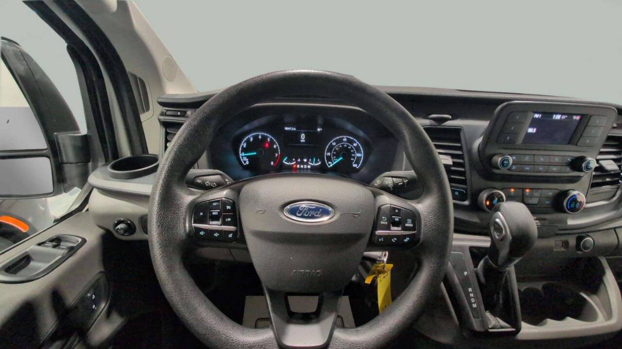 2023 Ford Transit 250 3dr SWB Low Roof Cargo Van Chesterfield MI