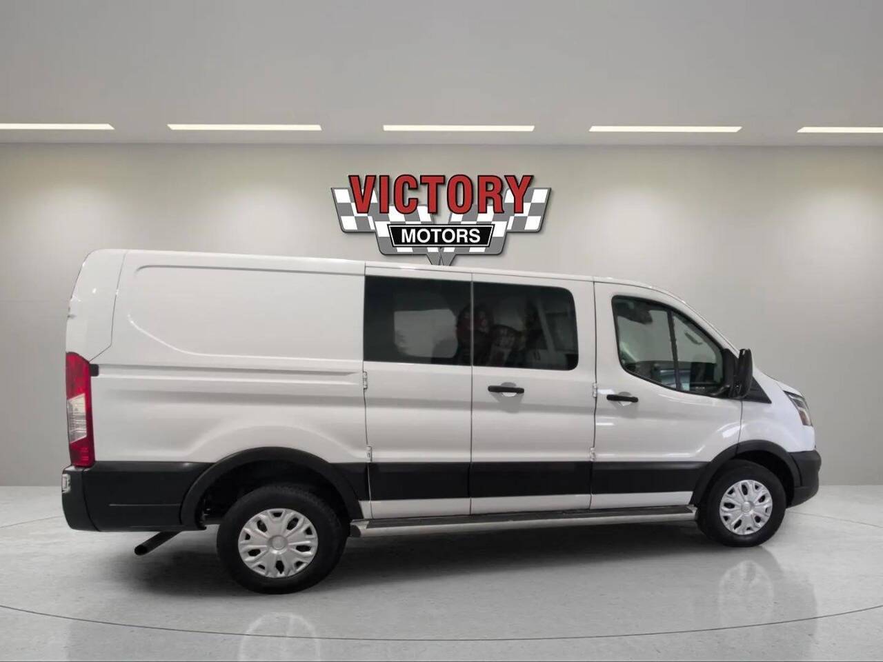 2023 Ford Transit 250 3dr SWB Low Roof Cargo Van Chesterfield MI