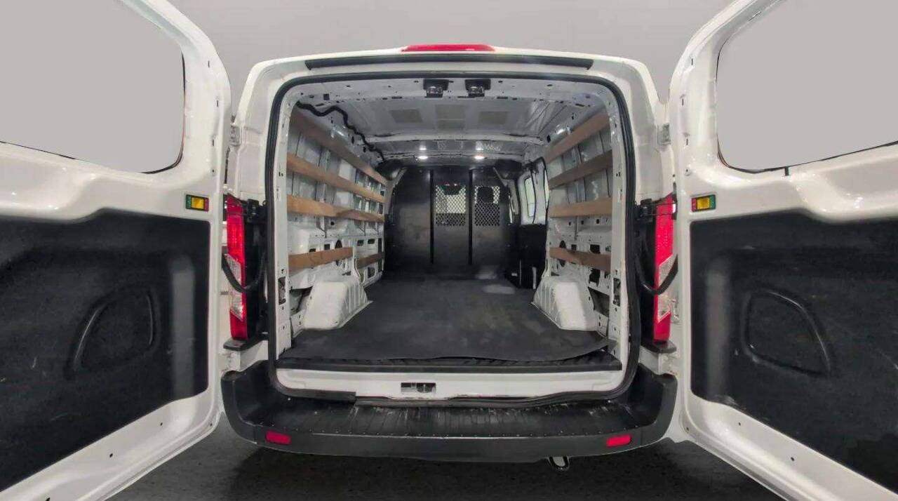2023 Ford Transit 250 3dr SWB Low Roof Cargo Van Chesterfield MI