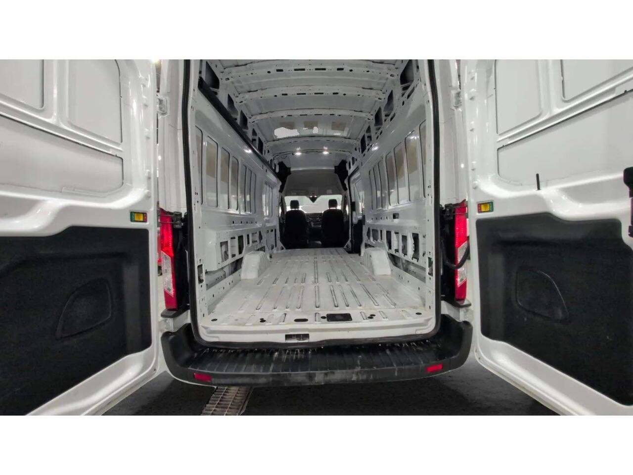 2023 Ford Transit 250 AWD 3dr LWB High Roof Extended Cargo Van Lake Orion MI