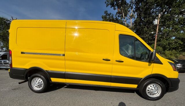 2023 Ford Transit 250 Medium Roof 148.0 WB