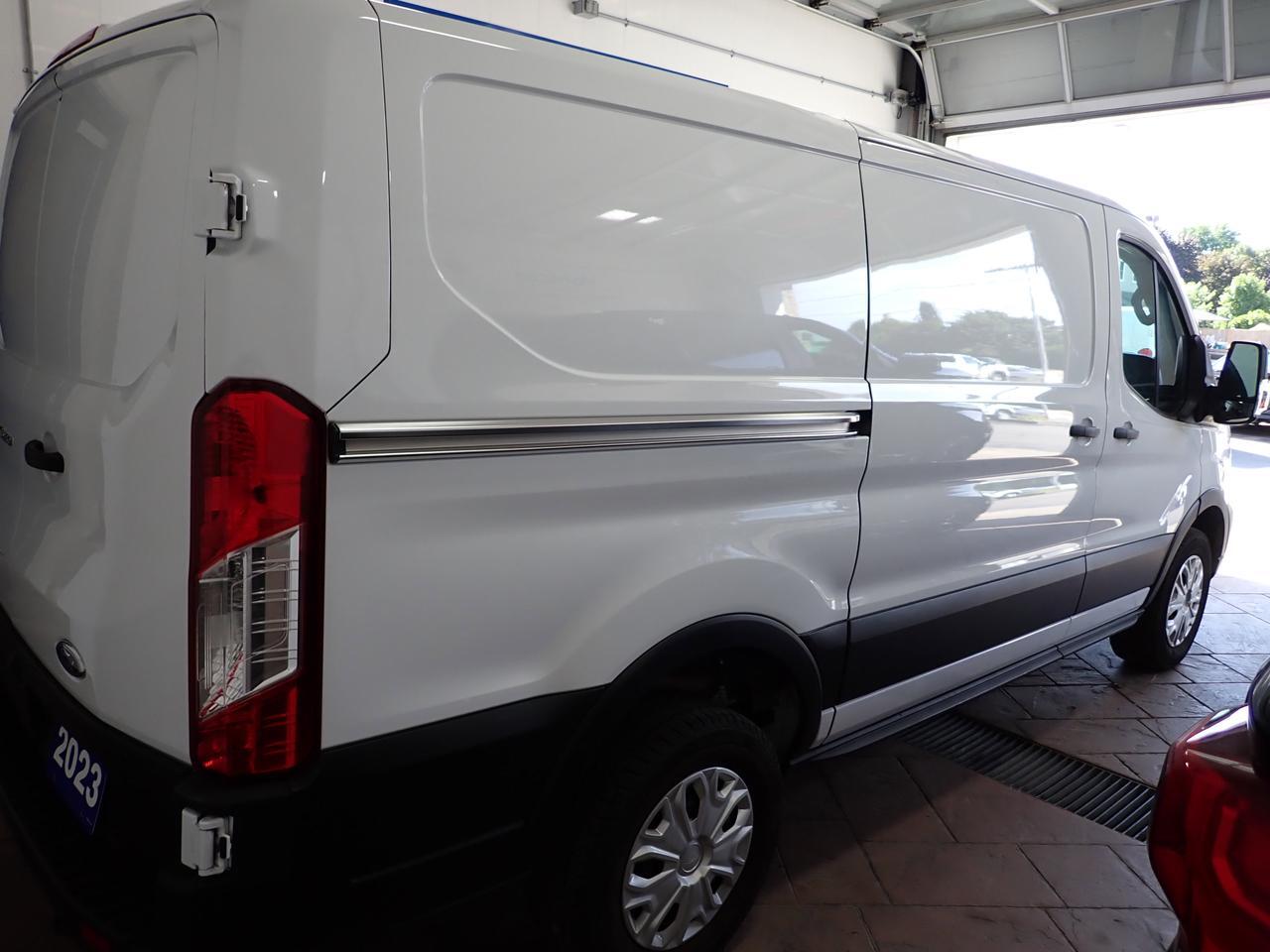 2023 Ford Transit Cargo Van 250 VAN LOW ROOF Listowel ON