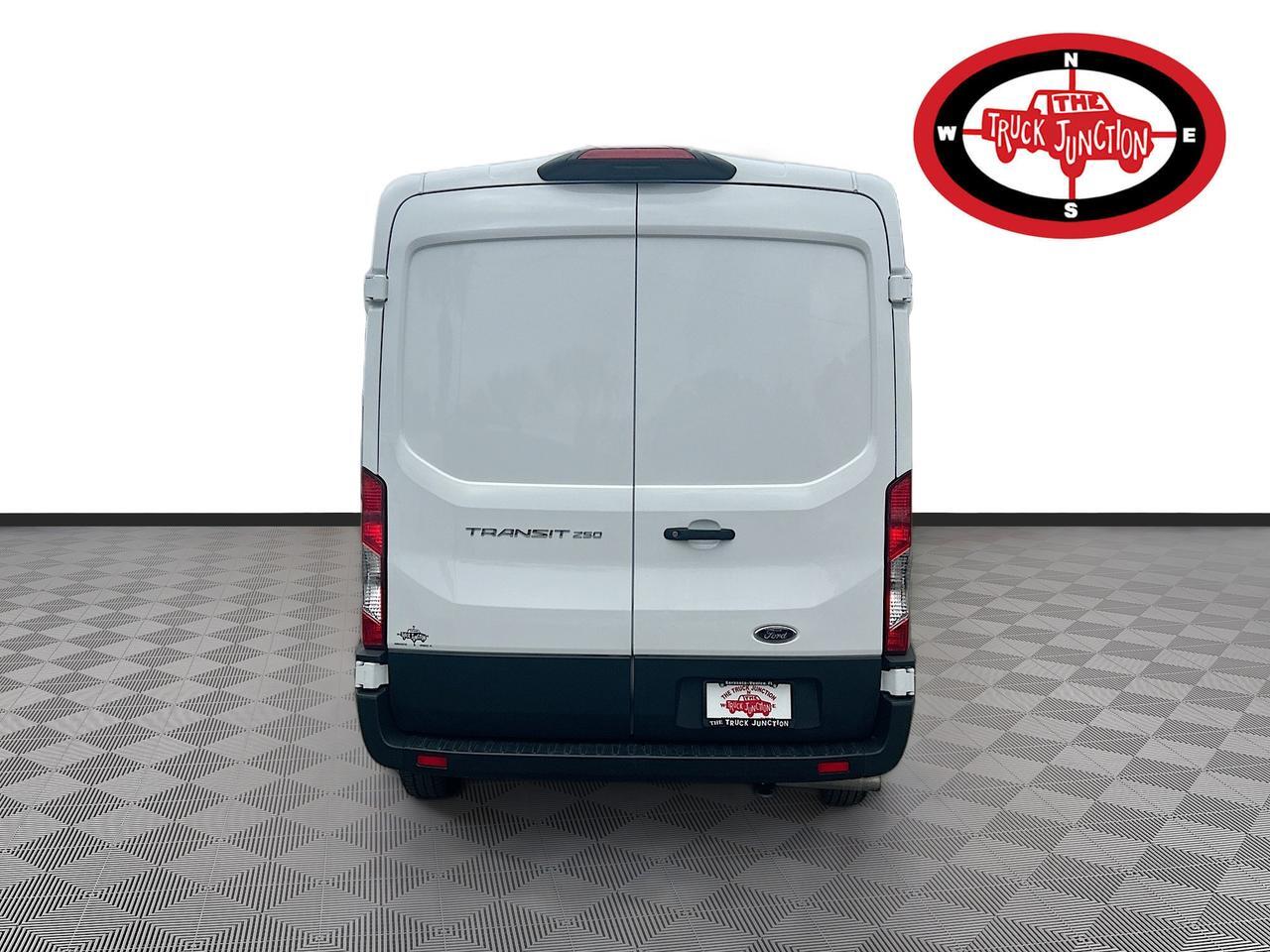 2023 Ford Transit Cargo Van T-250 Med Rf 9070 GVWR RWD Venice FL