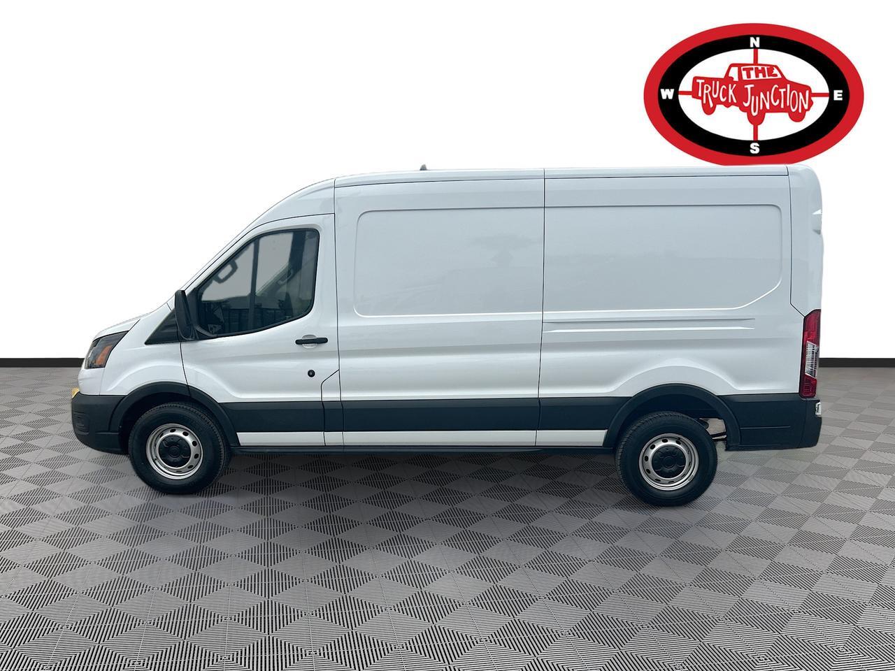 2023 Ford Transit Cargo Van T-250 Med Rf 9070 GVWR RWD Venice FL