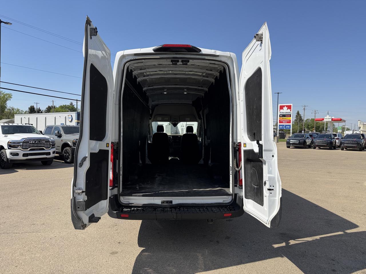 2023 Ford Transit Cargo Van T250 AWD | V6 FlexFuel | Extended High Roof | Low KMs | Rearview Camera | Bluetooth Redwater AB