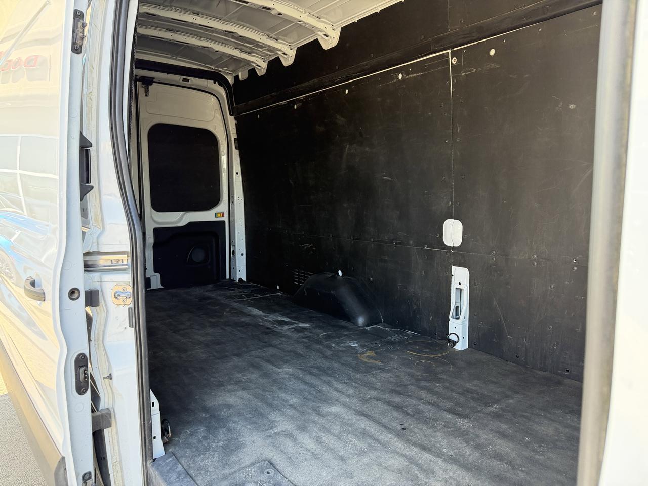 2023 Ford Transit Cargo Van T250 AWD | V6 FlexFuel | Extended High Roof | Low KMs | Rearview Camera | Bluetooth Redwater AB