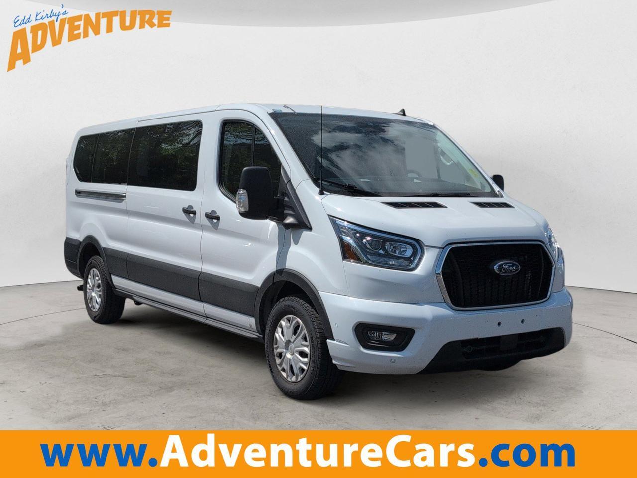 2023 Ford Transit Passenger Wagon XLT