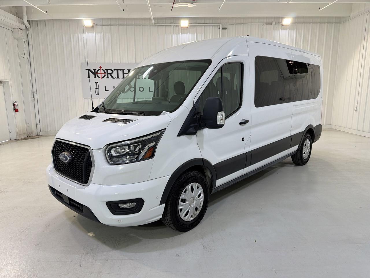 2023 Ford Transit Passenger Wagon XLT