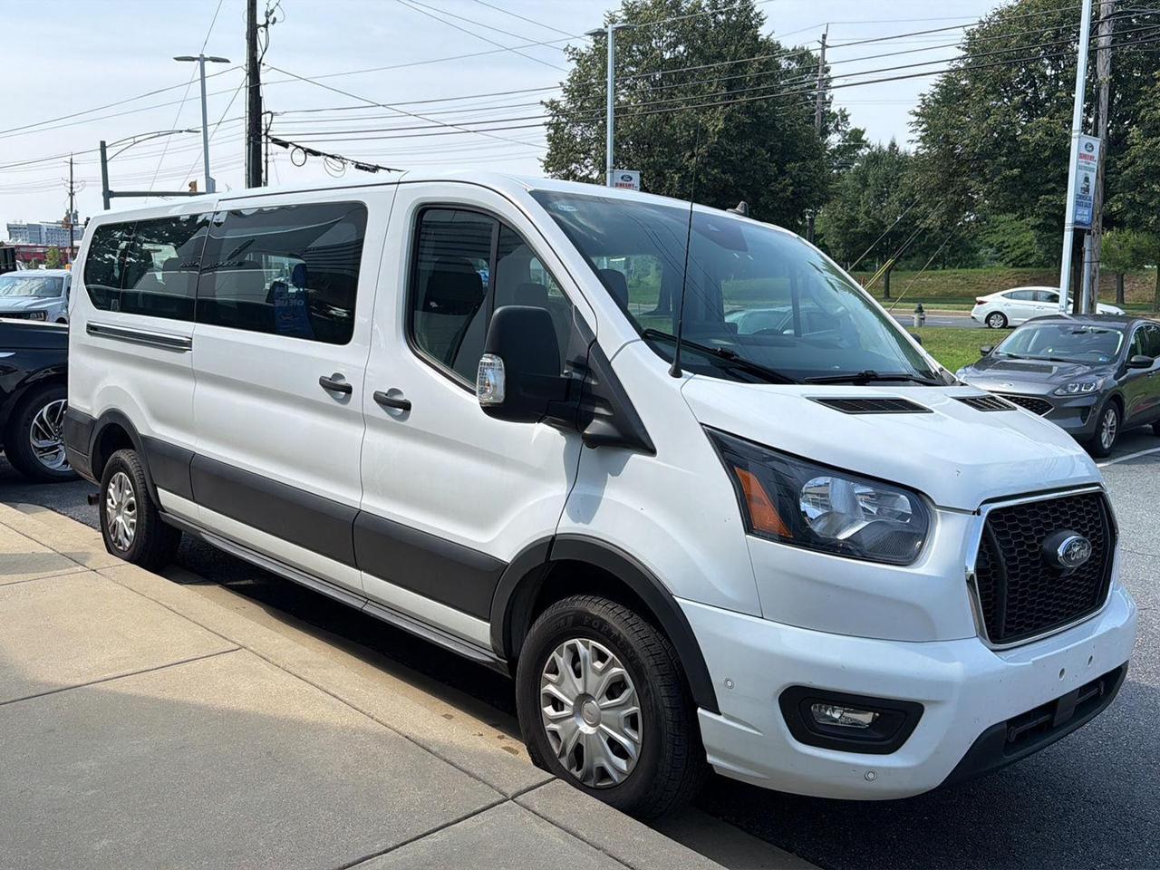 2023 Ford Transit Passenger Wagon XLT