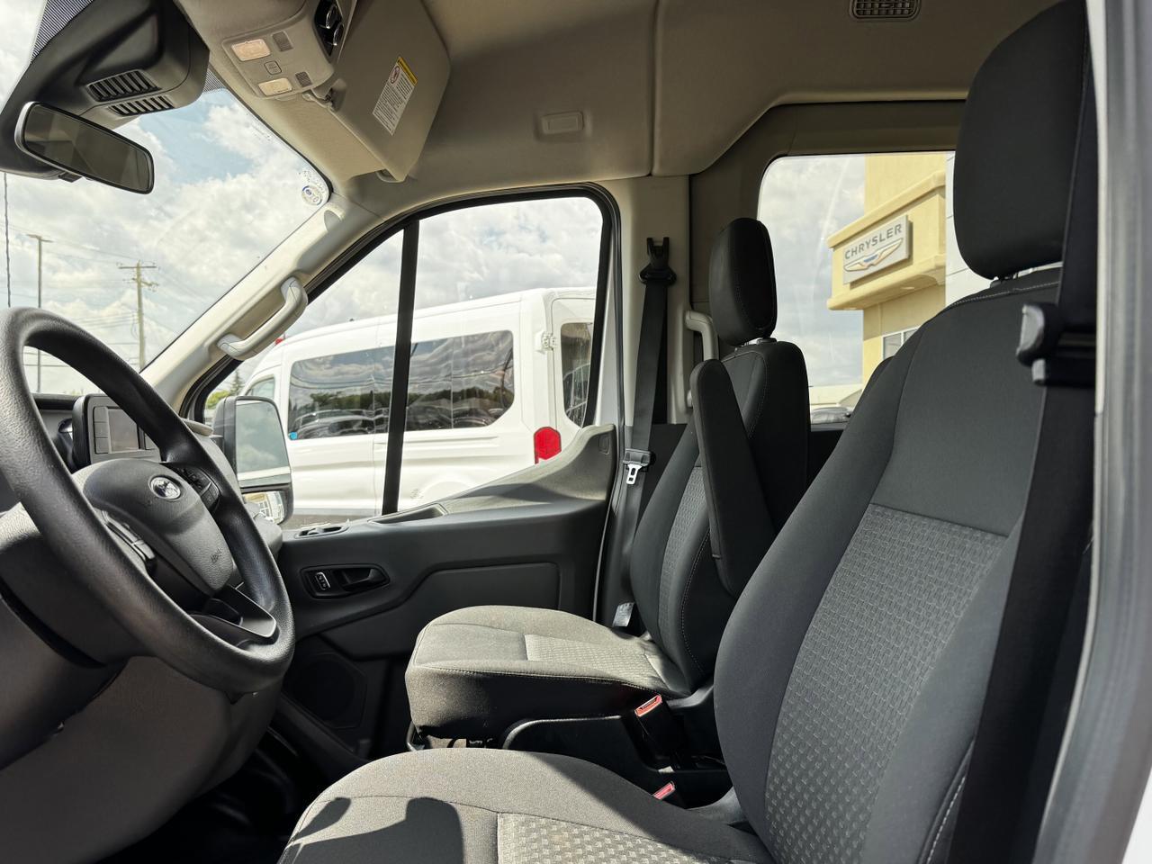 2023 Ford Transit T350 XL AWD Passenger Van | Med Roof | Low KMs | V6 | 12 Passenger Redwater AB