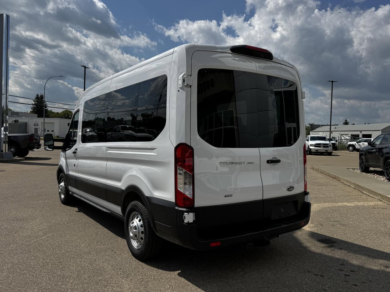 2023 Ford Transit T350 XL AWD Passenger Van | Med Roof | Low KMs | V6 | 12 Passenger Redwater AB