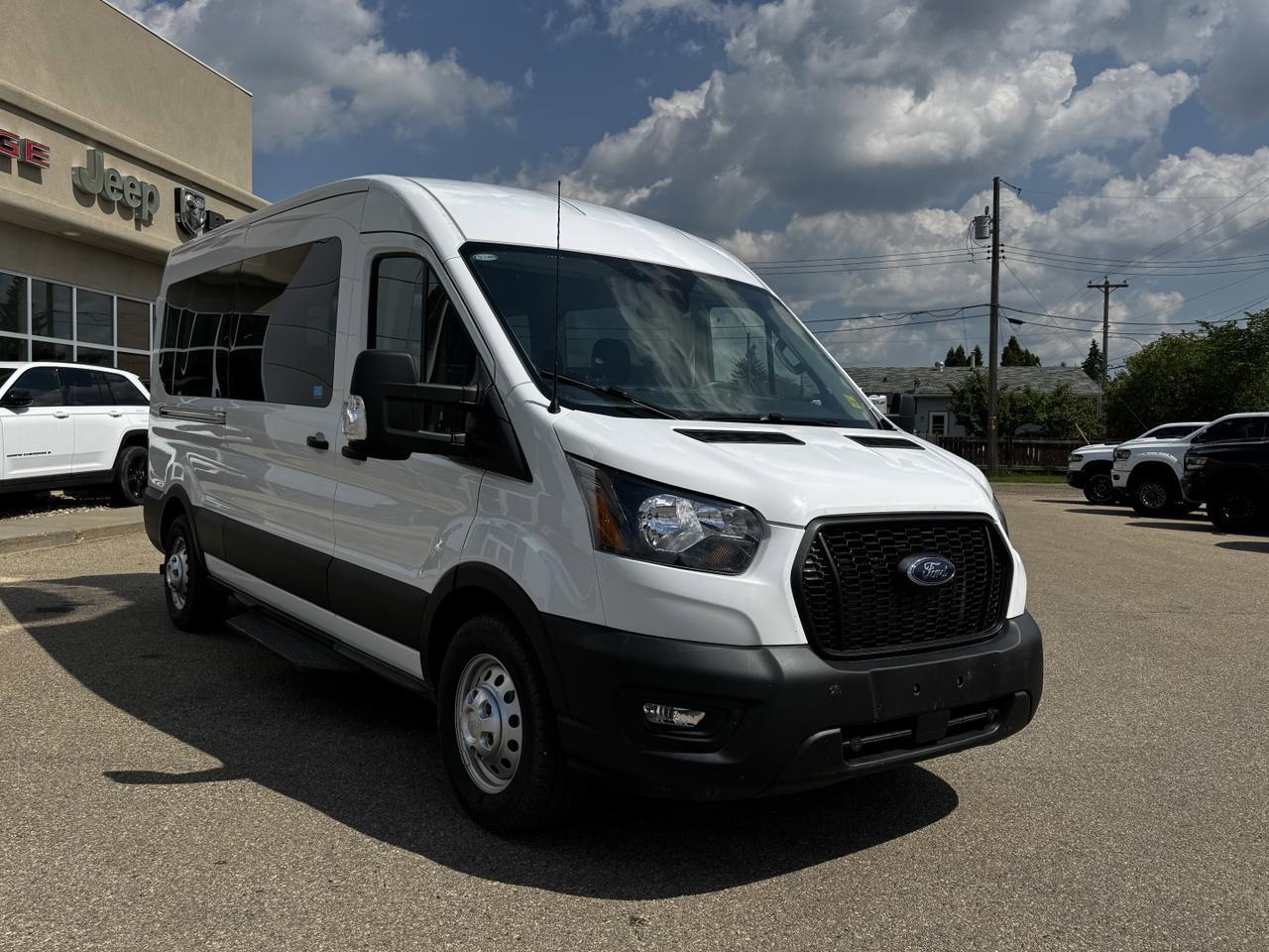 2023 Ford Transit T350 XL AWD Passenger Van | Med Roof | Low KMs | V6 | 12 Passenger Redwater AB