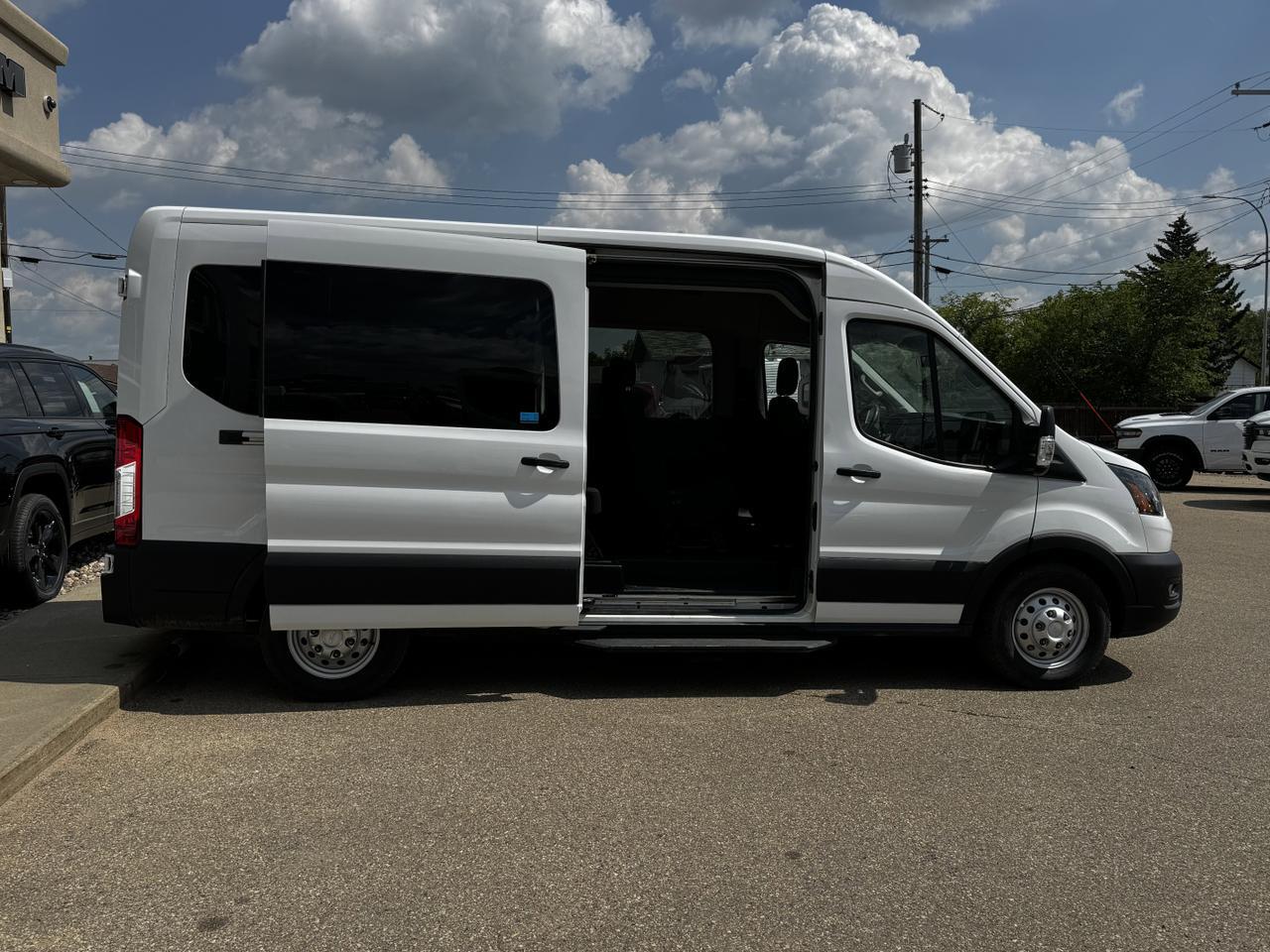 2023 Ford Transit T350 XL AWD Passenger Van | Med Roof | Low KMs | V6 | 12 Passenger Redwater AB
