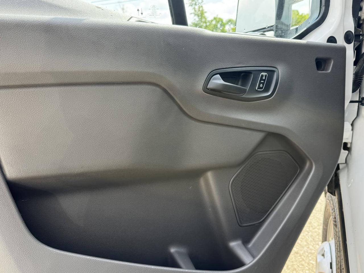 2023 Ford Transit T350 XL AWD Passenger Van | Med Roof | Low KMs | V6 | 12 Passenger Redwater AB