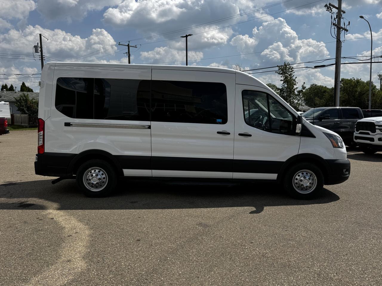 2023 Ford Transit T350 XL AWD Passenger Van | Med Roof | Low KMs | V6 | 12 Passenger Redwater AB