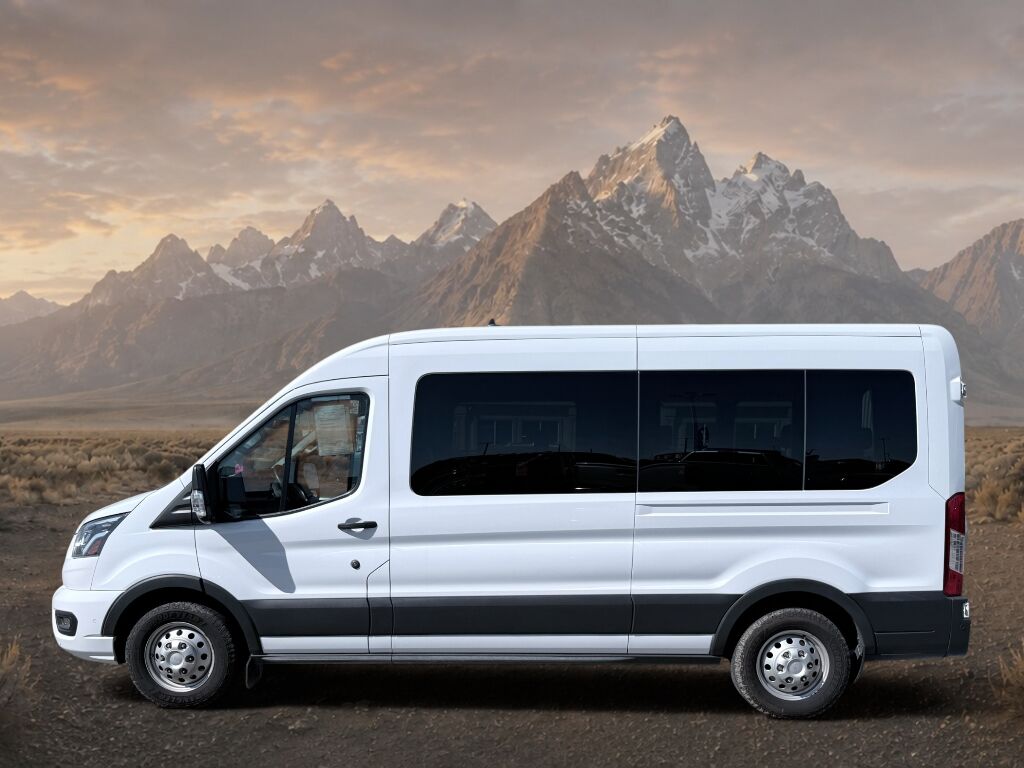 2023 Ford Transit Wagon XLT