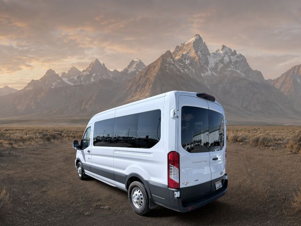 2023 Ford Transit Wagon XLT