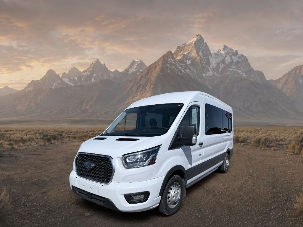 2023 Ford Transit Wagon XLT