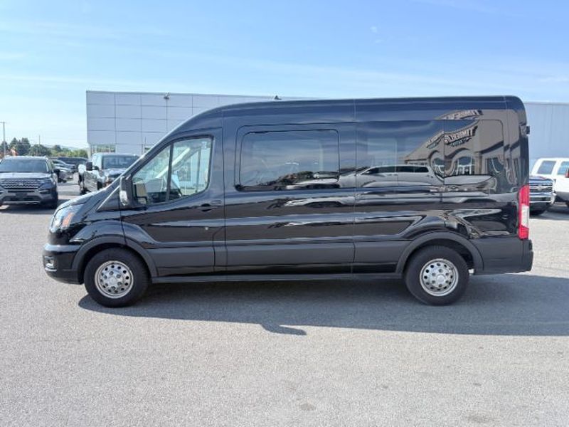 2023 Ford Transit Wagon XLT