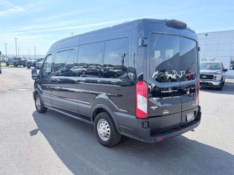 2023 Ford Transit Wagon XLT