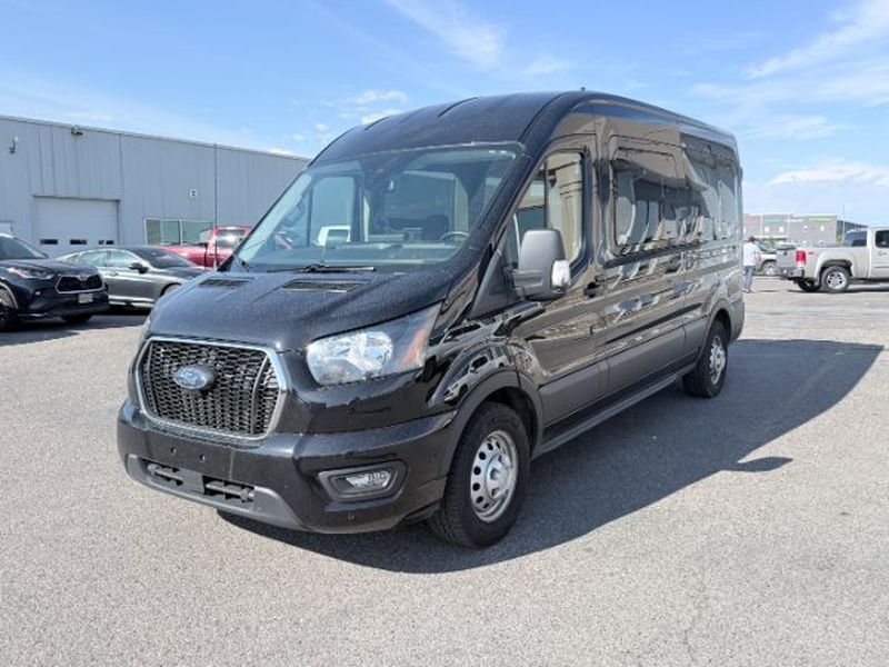 2023 Ford Transit Wagon XLT