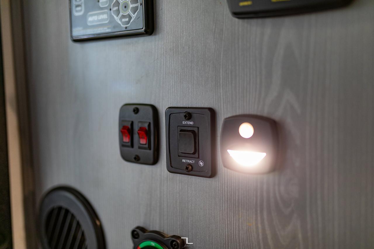 2023 Forest River Solera 32DSK Queen Bed Kitchen Slides Red Deer AB