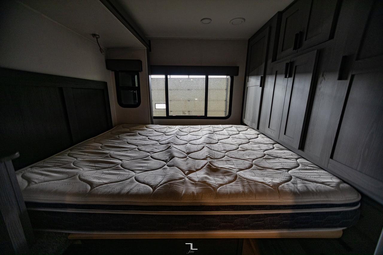 2023 Forest River Solera 32DSK Queen Bed Kitchen Slides Red Deer AB