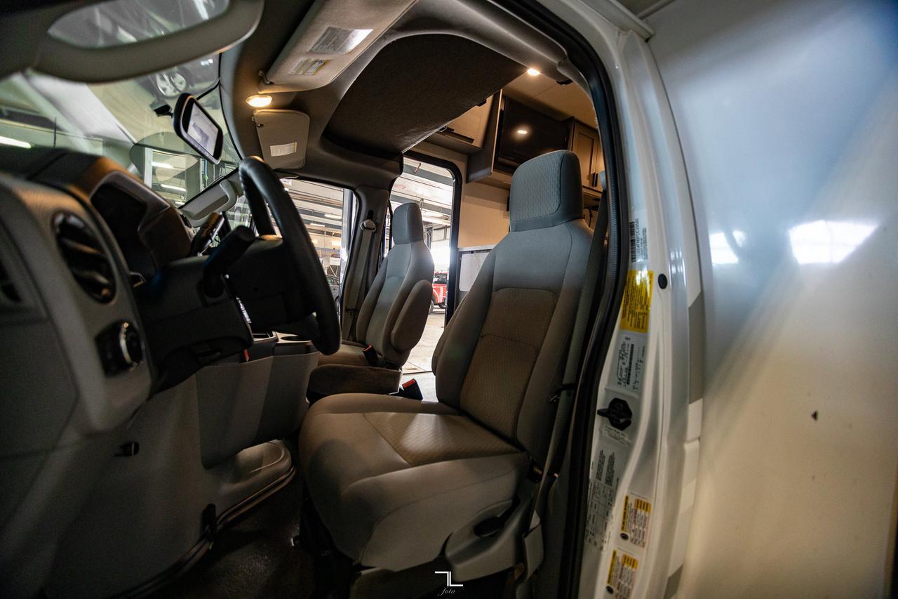 2023 Forest River Solera 32DSK Queen Bed Kitchen Slides Red Deer AB