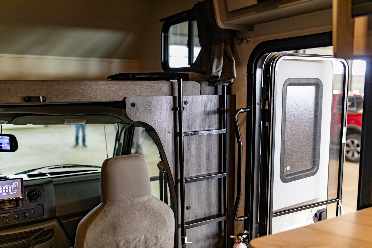 2023 Forest River Solera 32DSK Queen Bed Kitchen Slides Red Deer AB