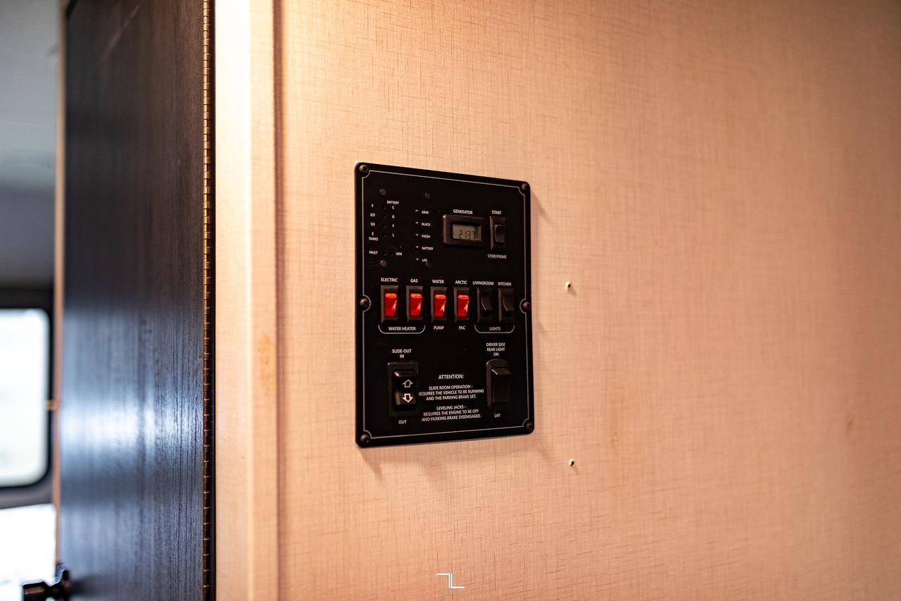 2023 Forest River Solera 32DSK Queen Bed Kitchen Slides Red Deer AB