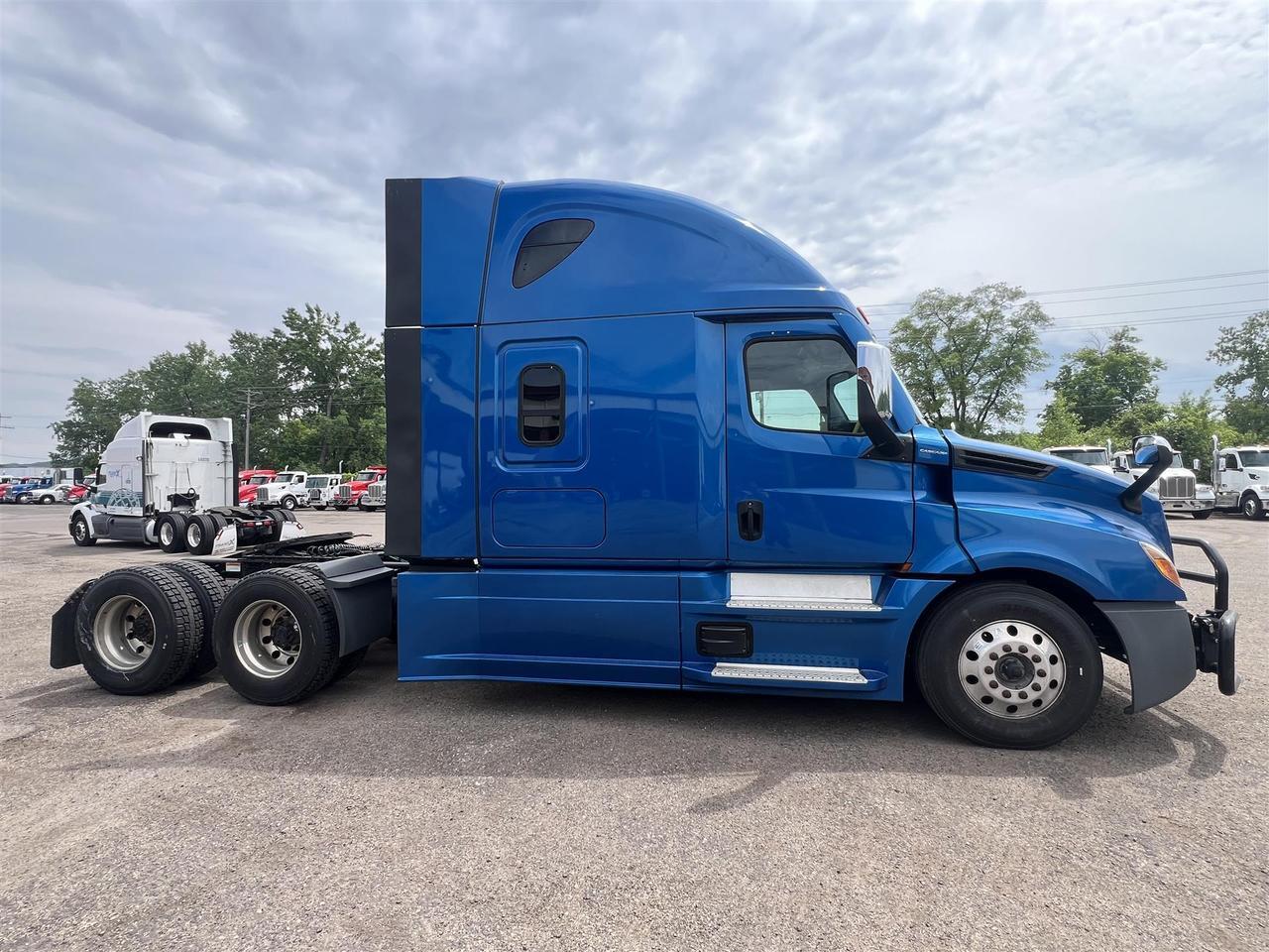 2023 Freightliner CA126 Raised Roof South St. Paul MN