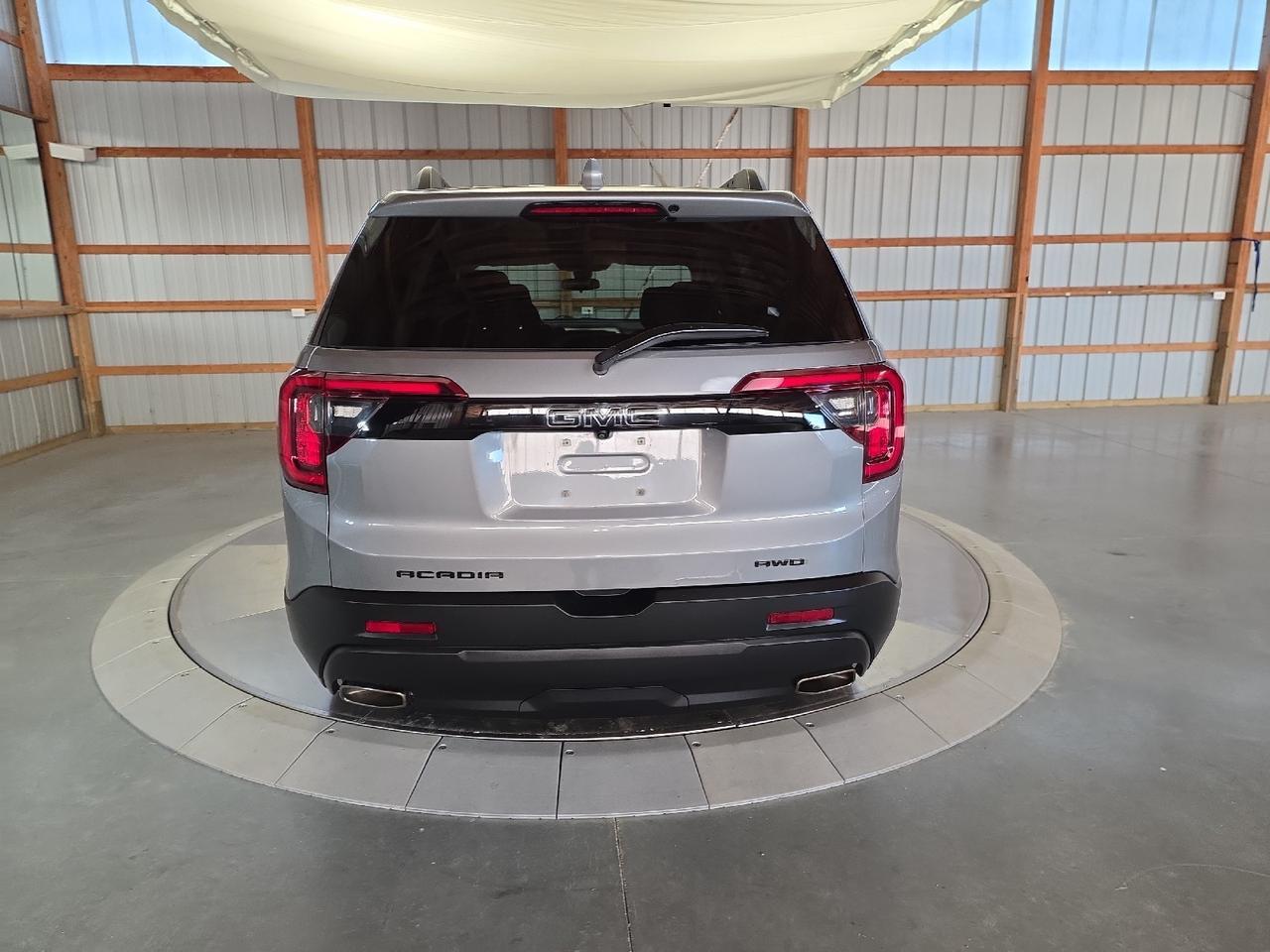 2023 GMC Acadia Sand Lake NY