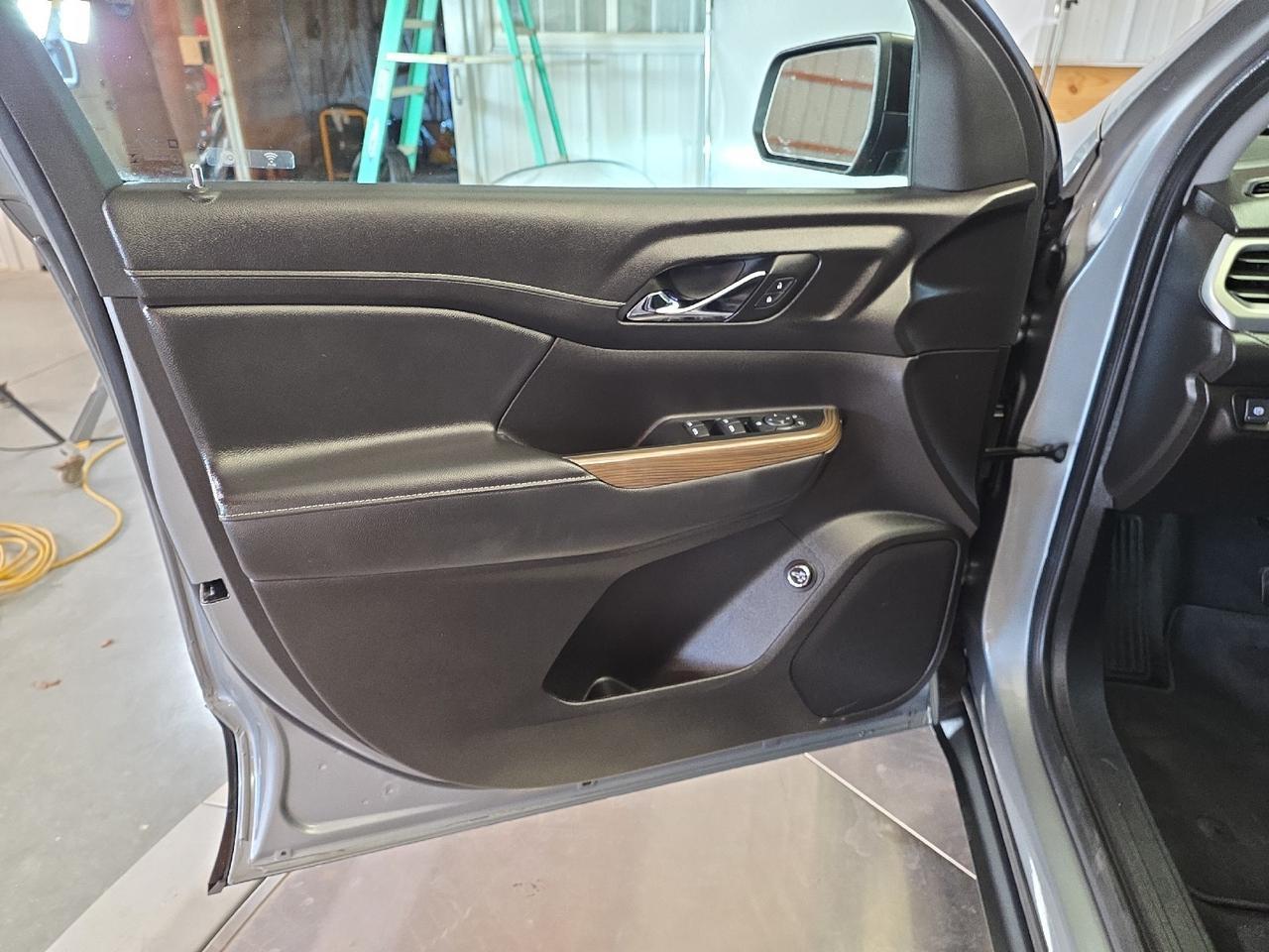 2023 GMC Acadia Sand Lake NY
