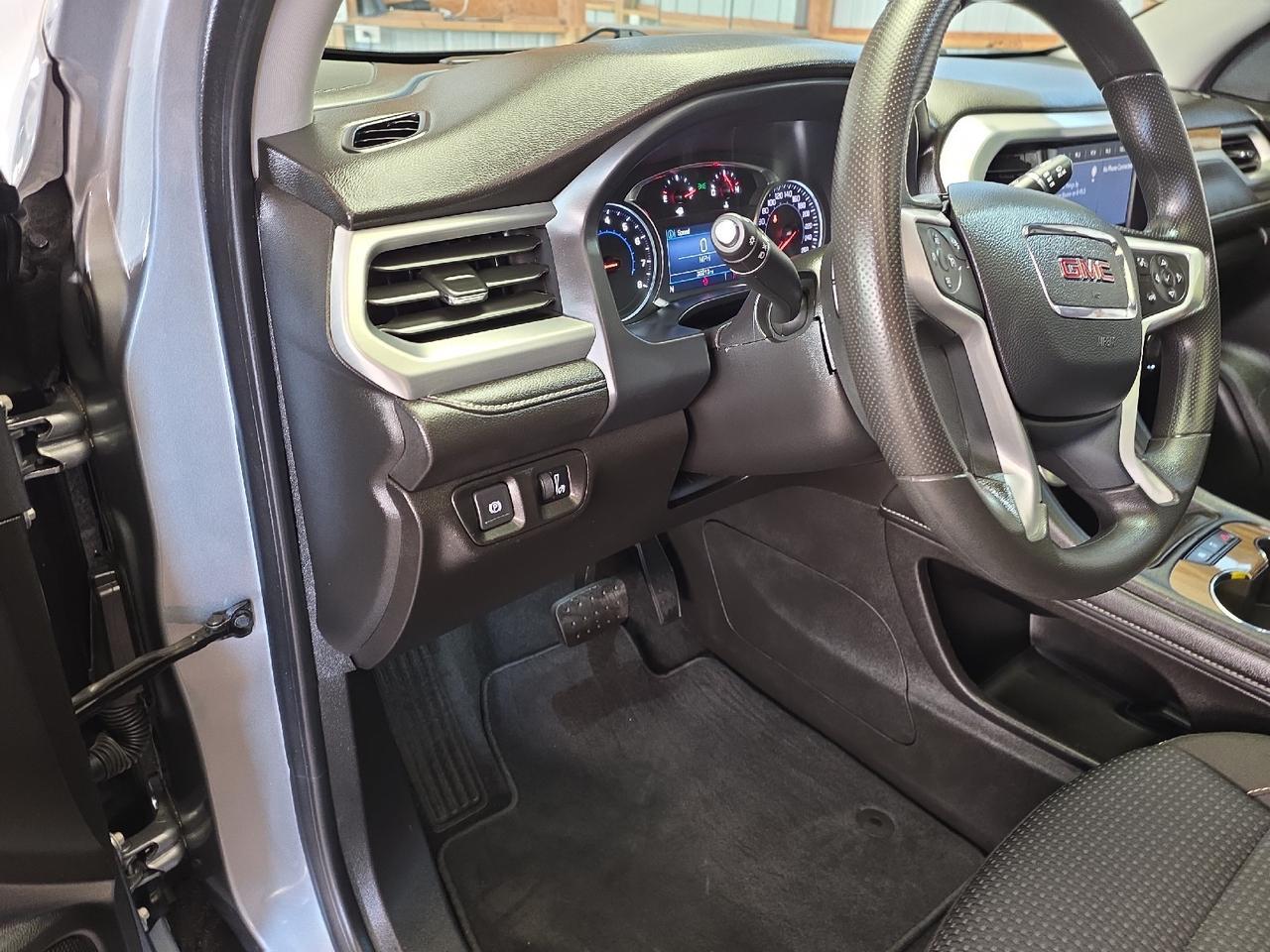 2023 GMC Acadia Sand Lake NY