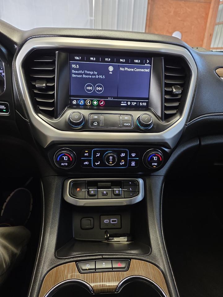 2023 GMC Acadia Sand Lake NY