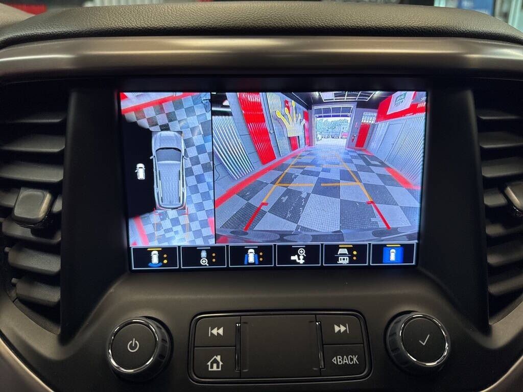 2023 GMC Acadia AT4 Royal Oak MI