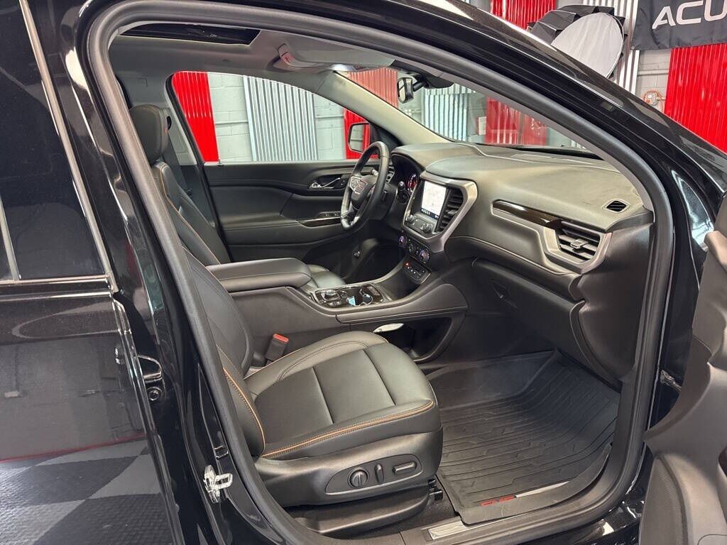 2023 GMC Acadia AT4 Royal Oak MI