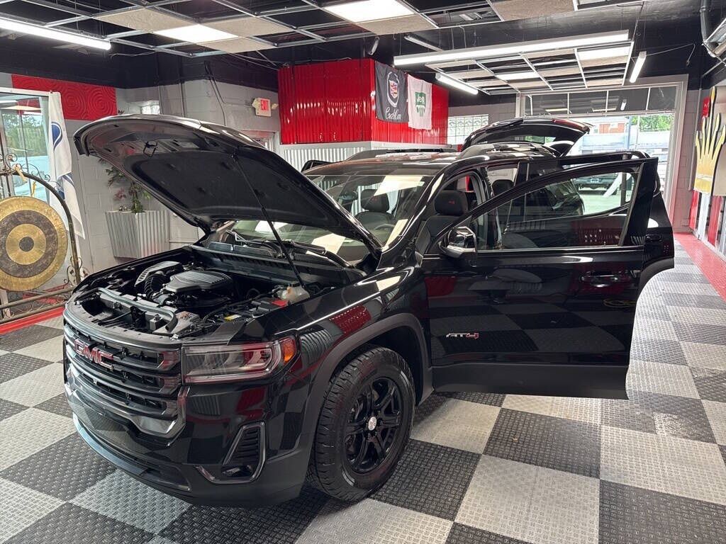 2023 GMC Acadia AT4 Royal Oak MI