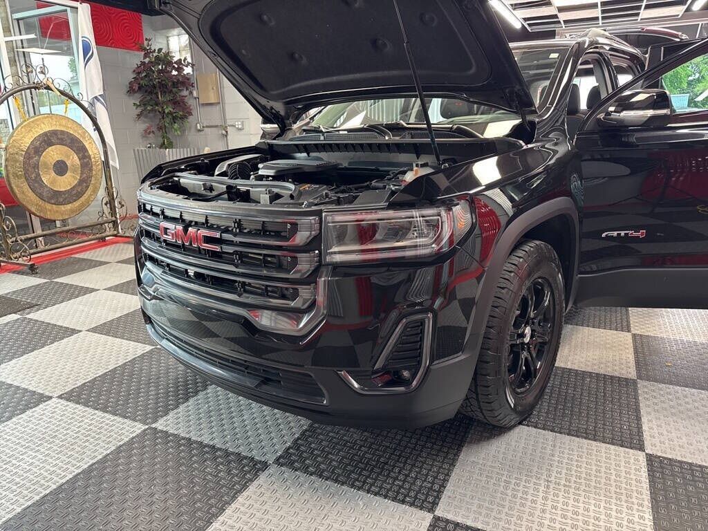 2023 GMC Acadia AT4 Royal Oak MI