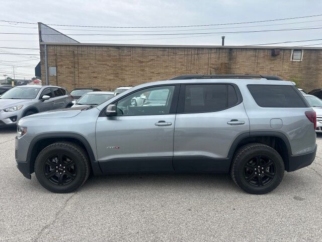 2023 GMC Acadia AT4