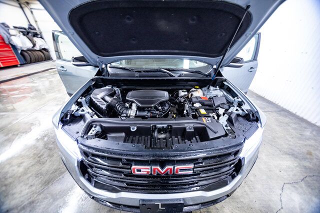 2023 GMC Acadia AWD SLE PSeat BCam Red Deer AB