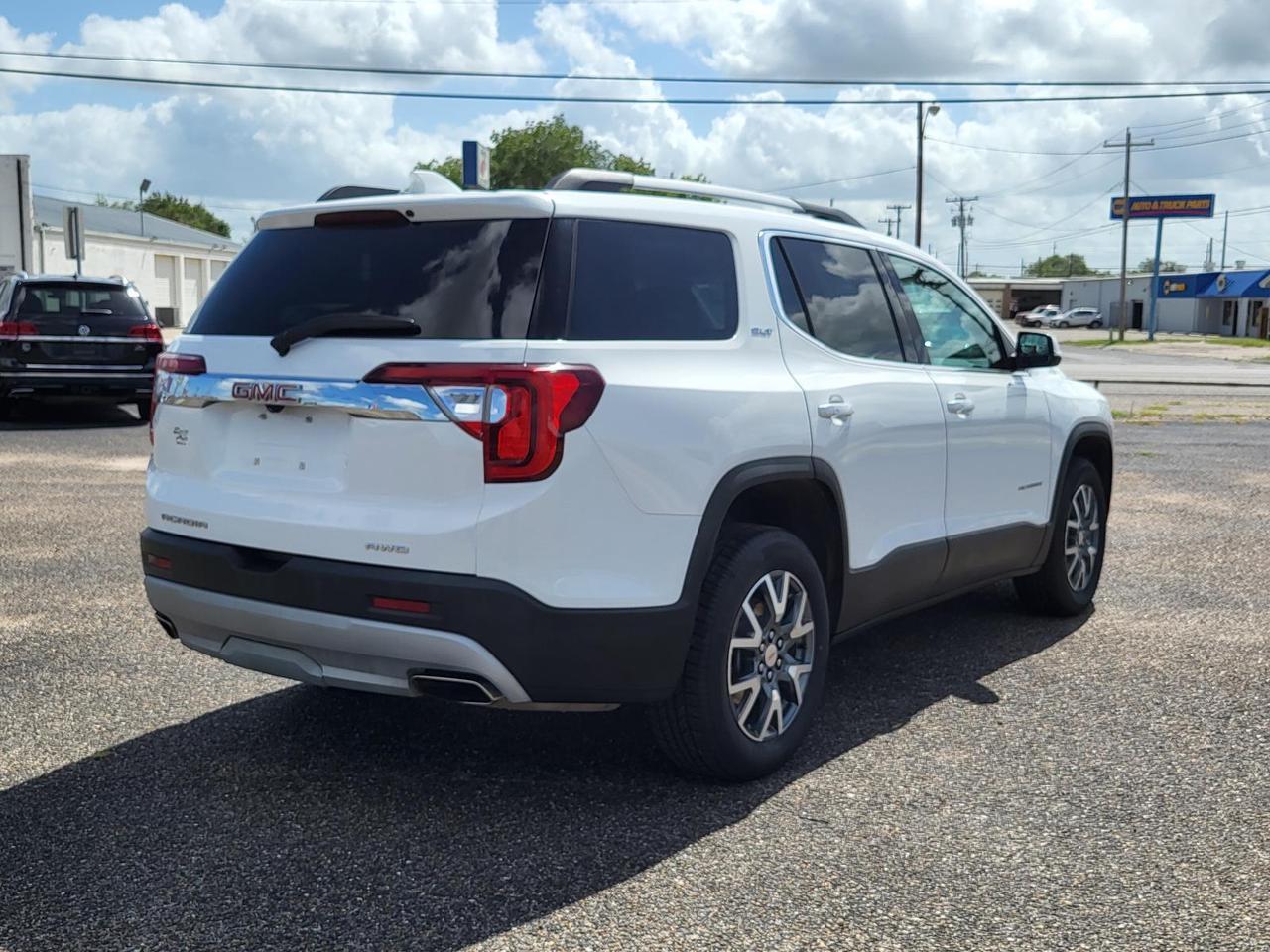 2023 GMC Acadia AWD SLT