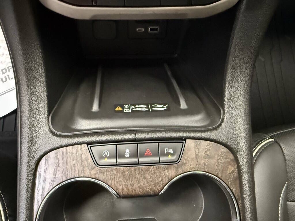 2023 GMC Acadia Denali Royal Oak MI