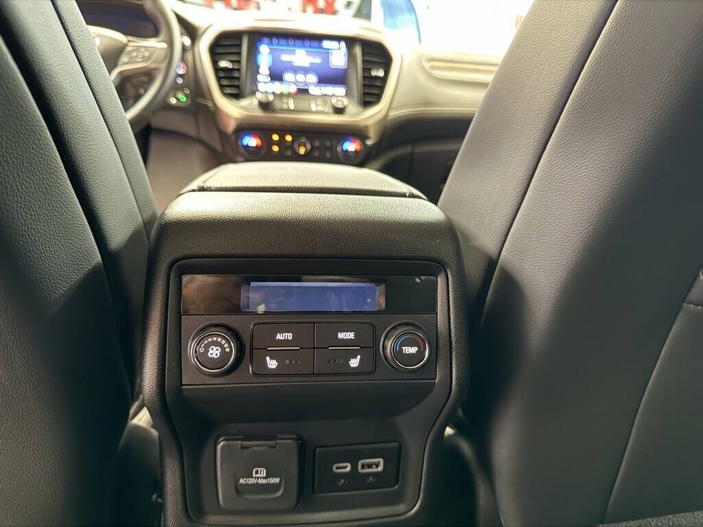 2023 GMC Acadia Denali Royal Oak MI