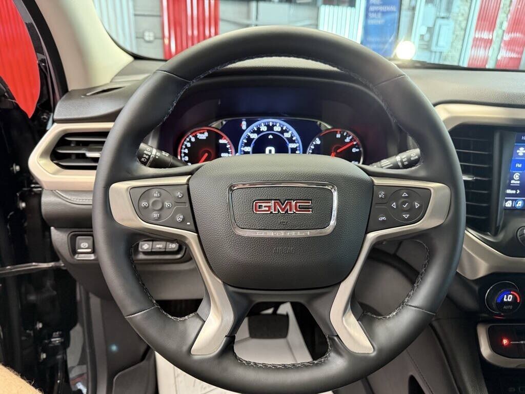 2023 GMC Acadia Denali Royal Oak MI