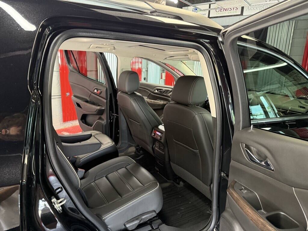 2023 GMC Acadia Denali Royal Oak MI