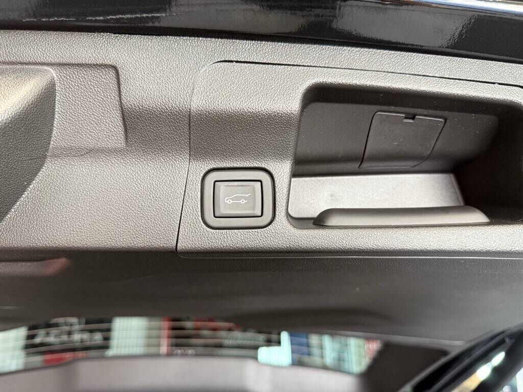 2023 GMC Acadia Denali Royal Oak MI
