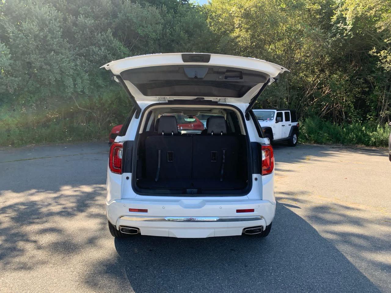 2023 GMC Acadia Denali Dartmouth MA