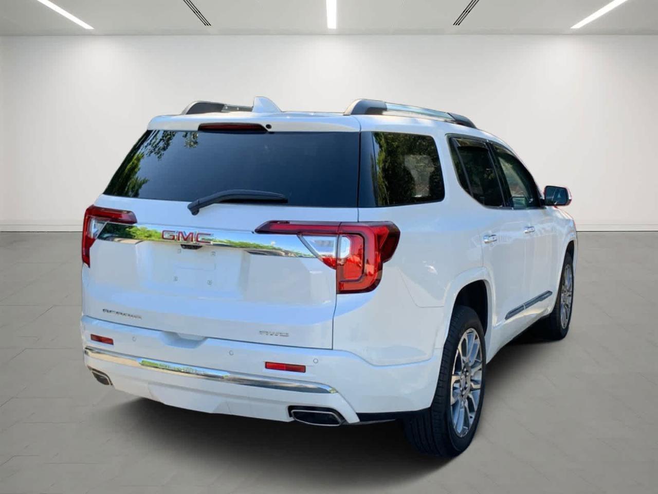 2023 GMC Acadia Denali Dartmouth MA